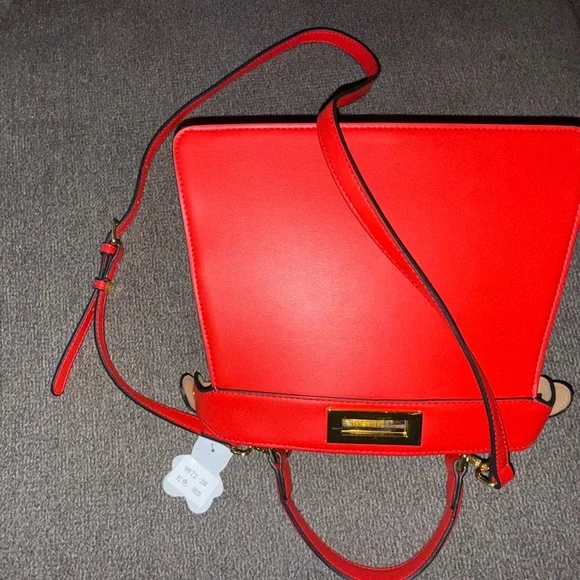 Vibrant Red Designer Stunning Luxe High End Structured Woven Bag (Emily in Paris - Picture 11 of 17